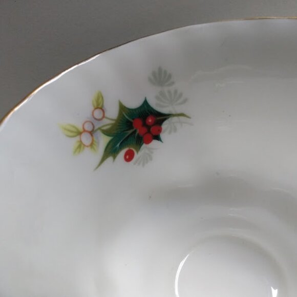Royal Albert Poinsettia Yuletide Teacup And Saucer, England Bone China Christmas - Picture 11 of 13